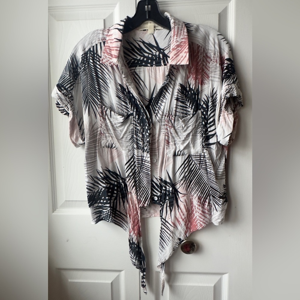 Cloth & Stone Palm Leaf button-down top-Size M - Picture 2 of 6